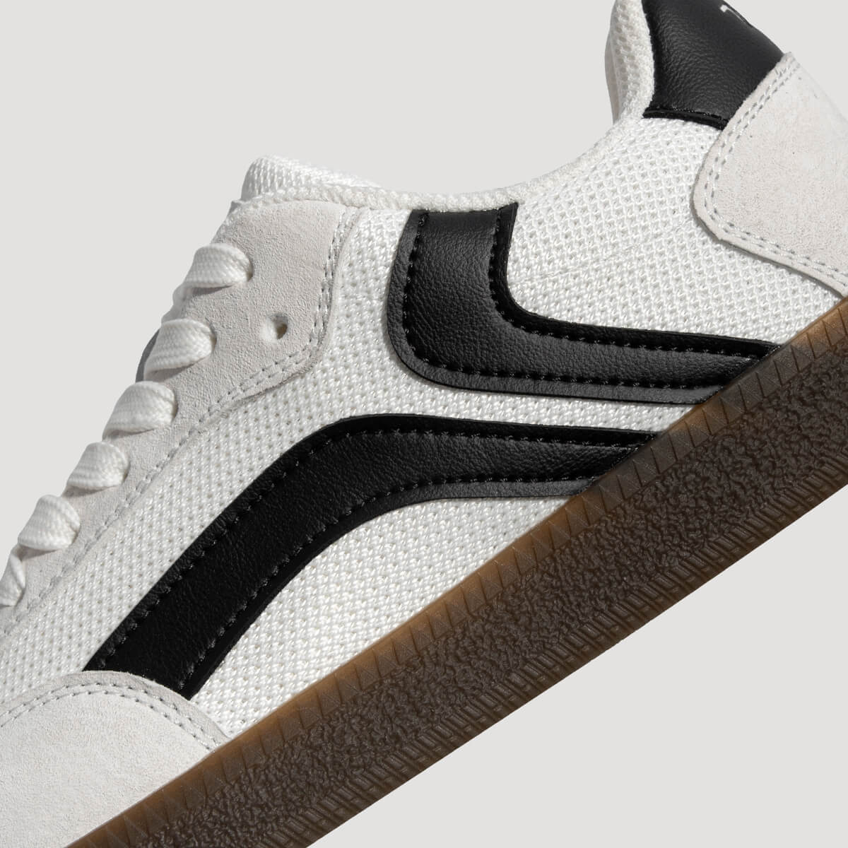 Minimalist Low-Top Sneakers