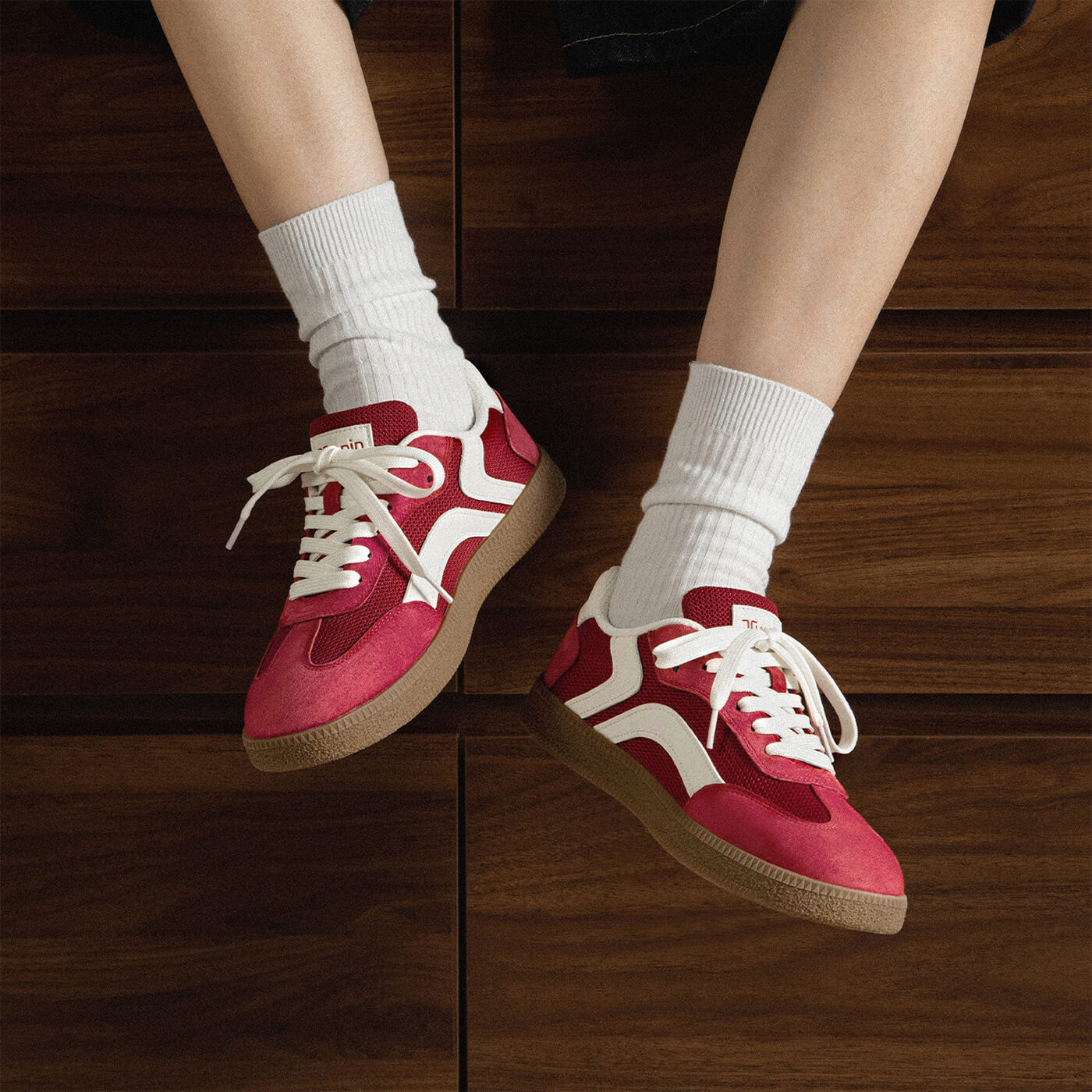 Minimalist Low-Top Sneakers