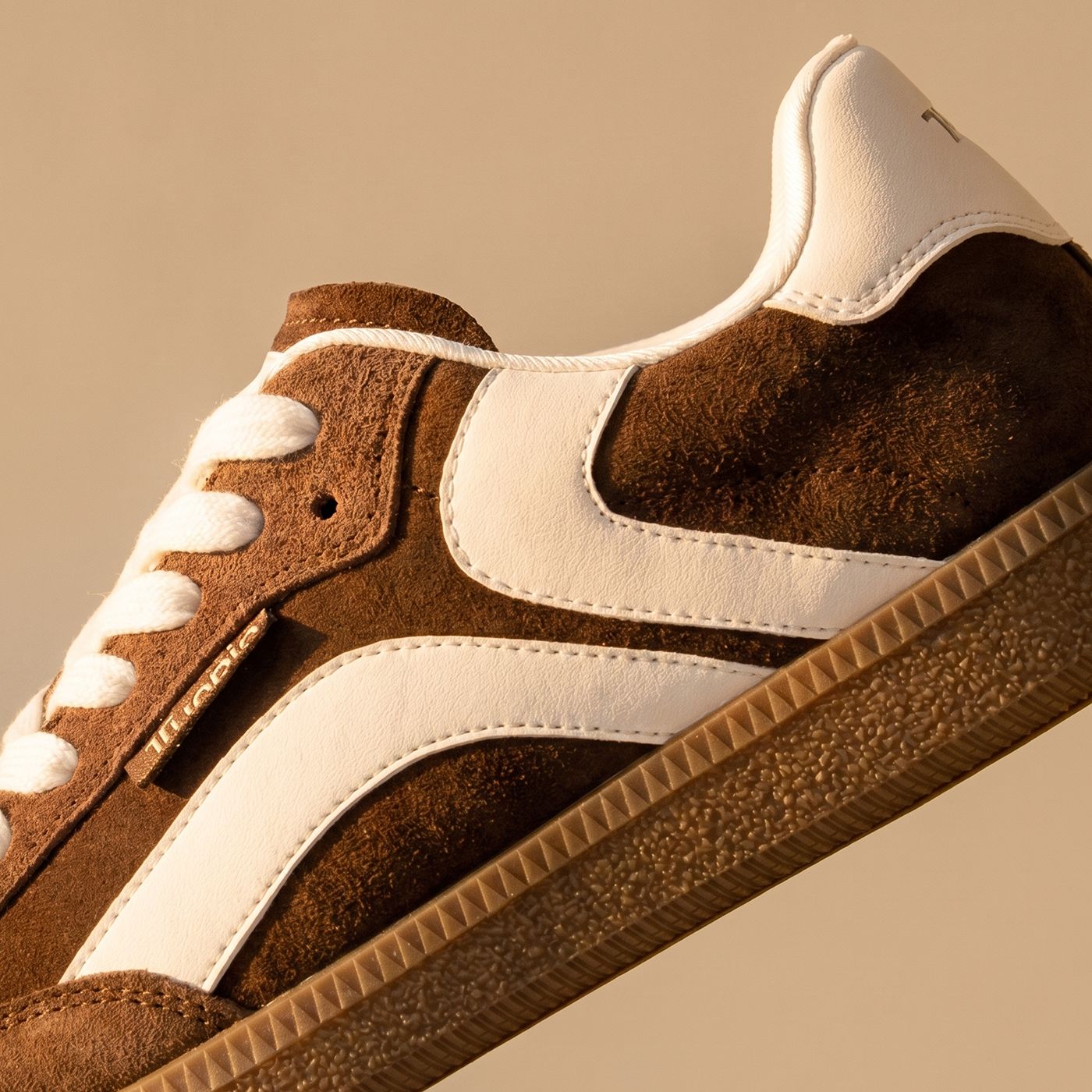 womens-retro-sneakers-Side-Details-tuopin