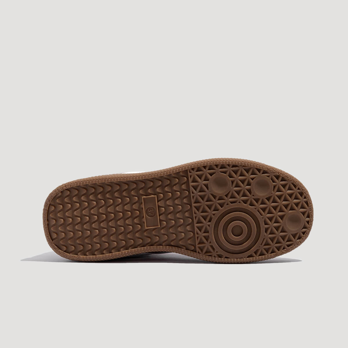 Tuopin Minimalist Low-Top Sneakers Crimson — Wide Toe Box Detail