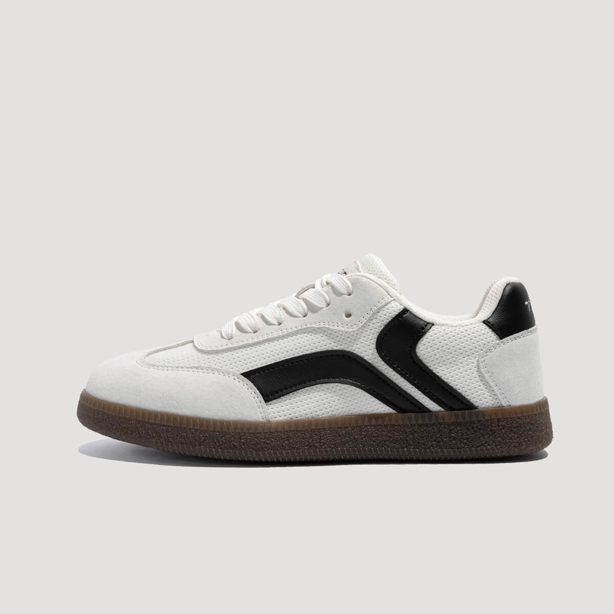 Minimalist Low-Top Sneakers